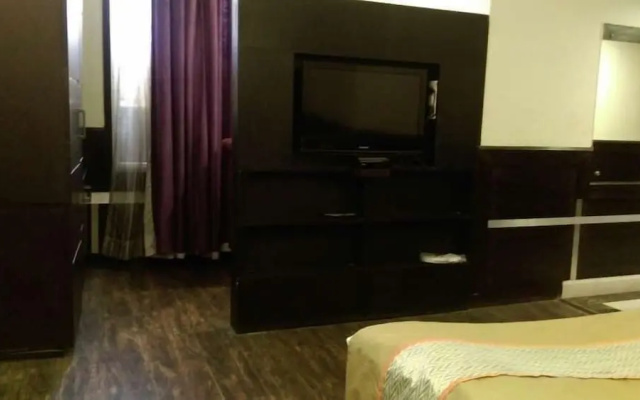 Hotel Aadhar