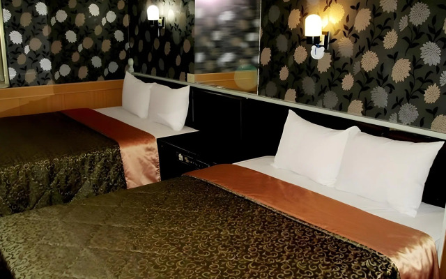 One Plus One Hotel