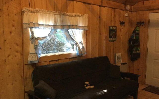 Renfro's Lakeside Retreat - Cabin's and R.V. Park