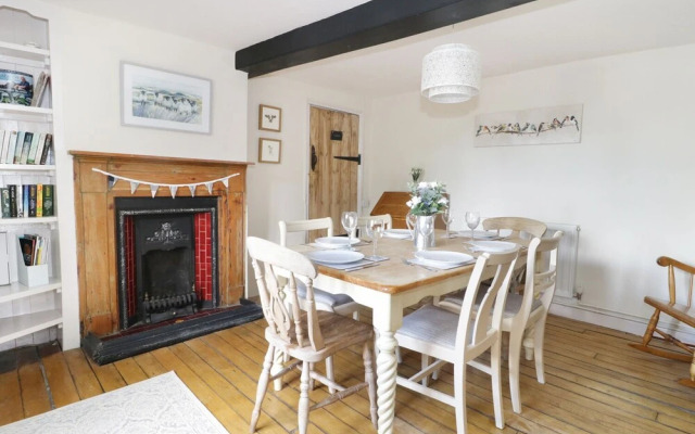 2 Wisteria Cottages, Chard