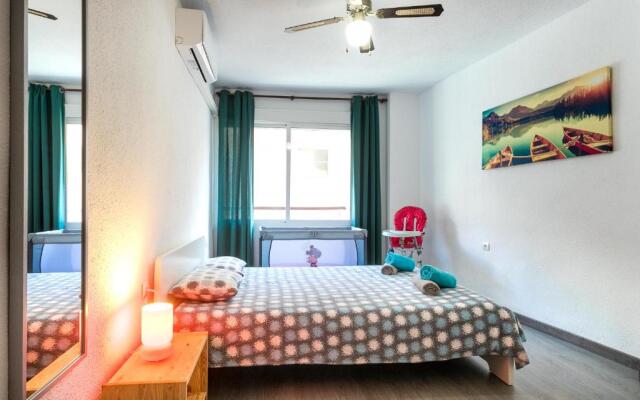 Lovely, new, bright 3 mins to beach apt 105 sq meters