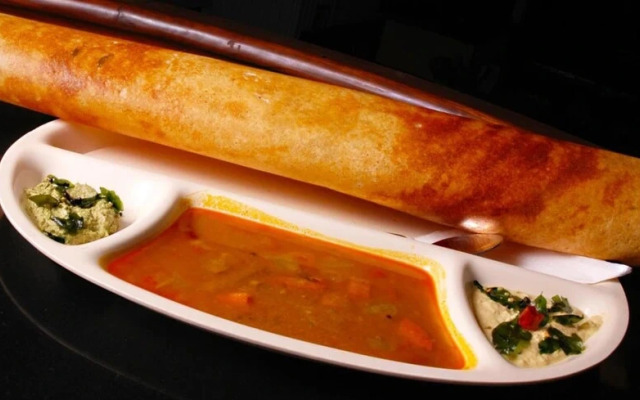 OYO 424 Hotel Apple Suites