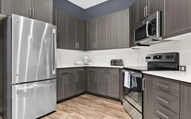 TWO Modern CozySuites with Pool 15 & 19