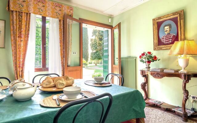 Luxurious Mansion in Crespignaga With Swimming Pool