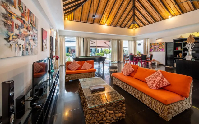 Serene 4br Seminyak Villa with Tropical