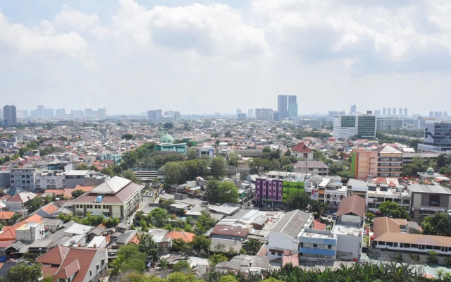 Nice And Warm Studio At Green Pramuka City Apartment