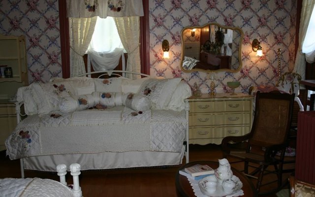 Silver High Manor Bed and Breakfast