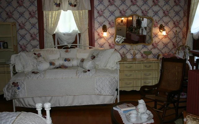 Silver High Manor Bed & Breakfast