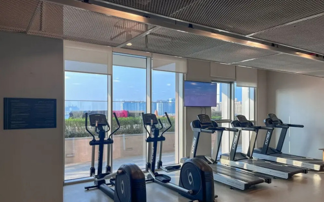 Modern 2BR w Direct Beach Access, Emaar Beachfront