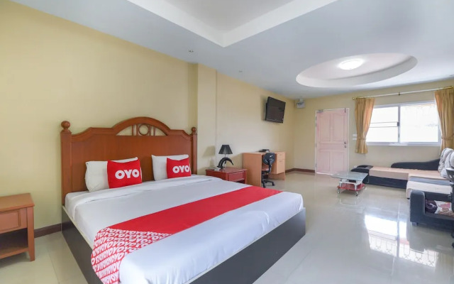 OYO 762 Chompoo
