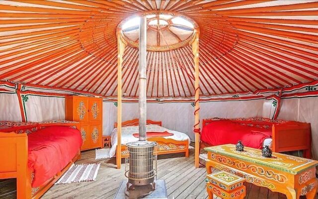 Cabanes et Yourtes de la Vallée de l'Ance