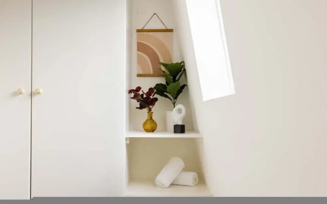 Stylish 2 Bedroom Apartment - Shepherd s Bush