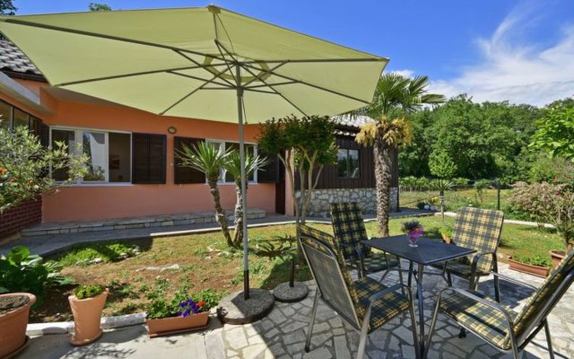 Bungalow Franjo Montmorillon 15509