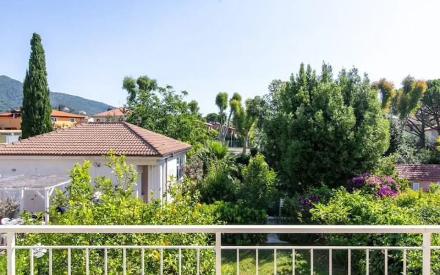 Gorgeous Apartment in Loano With Swimming Pool