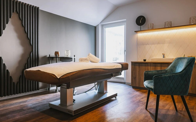 GLEMM by AvenidA Superior Hotel & Residences