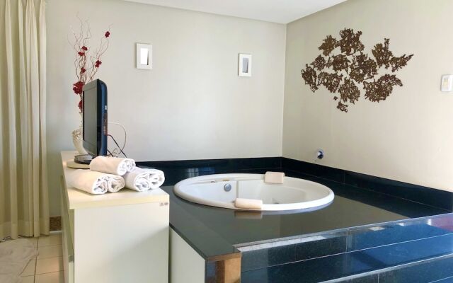 Flat Sun Square Residence