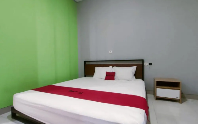 RedDoorz at Araya House Ngawi