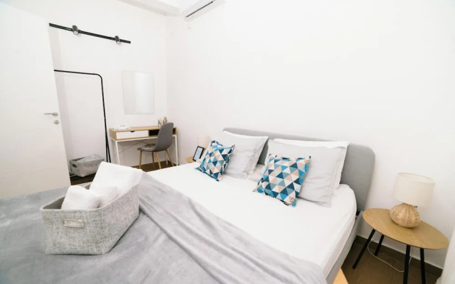 The Rooftop Apartment with Sea view