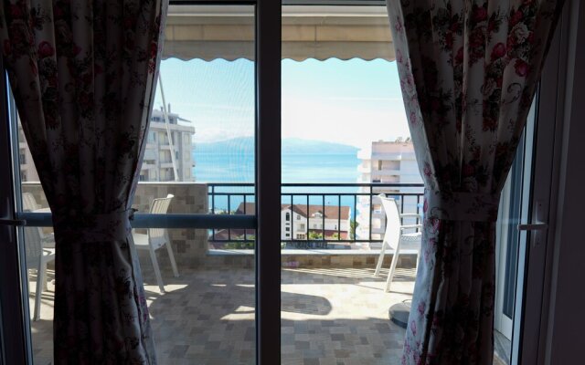 "sion Saranda Apartment 21 , a Three Bedroom Apartment in the Center of the City"