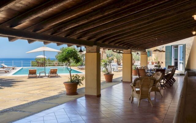 Villa Le Sorbe 12 in Caronia