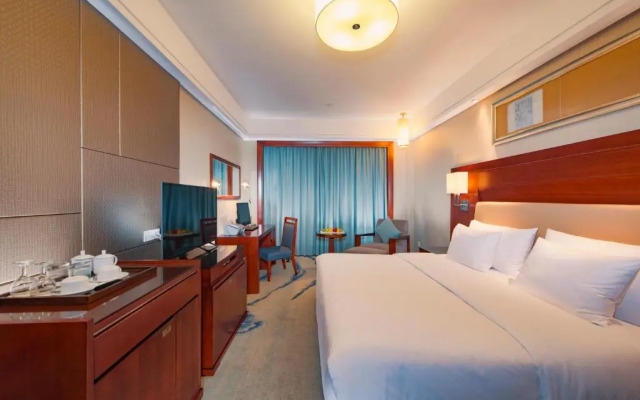 Ramada Plaza Zhijiang Hotel