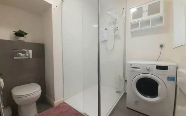 Cosy Flat in a Pretty Town.