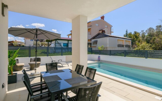 Amazing Home in Peroj With Wifi and 3 Bedrooms