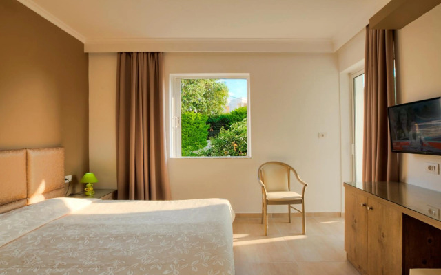 Alexandra Beach Hotel