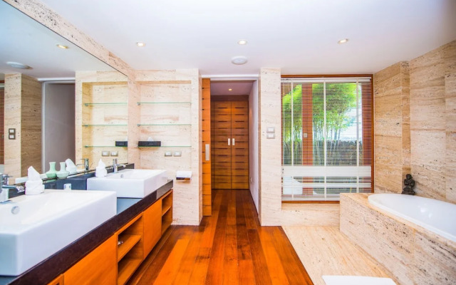 Charming Beachfront Villa on Bangtao