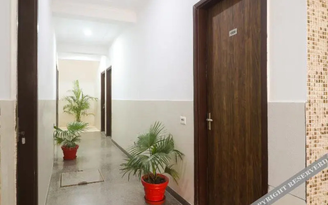 OYO 81499 Second Home Residency