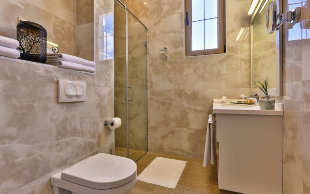 Avanti Hotel & Spa