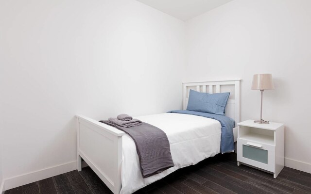 Modern Bright Townhome in Richmond