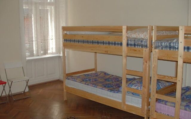 1st Apartments and Hostel