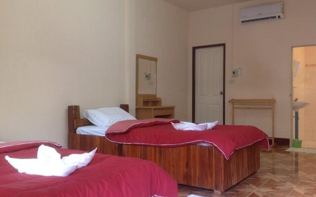 Bann Thong Pan Chang Hotel