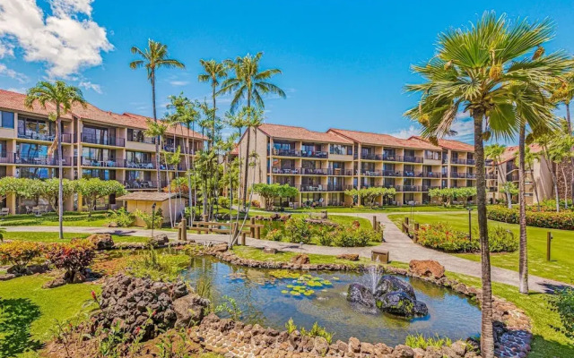 Papakea Oceanview Studio 0 Bedroom Condo by RedAwning