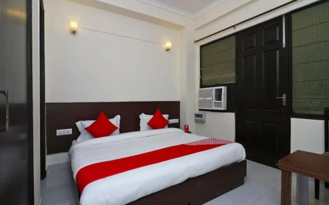 OYO 15685 The Grace Room