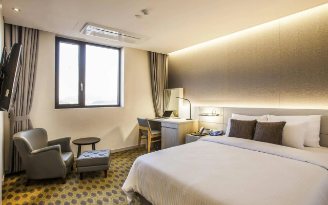 Hamilton Hotel