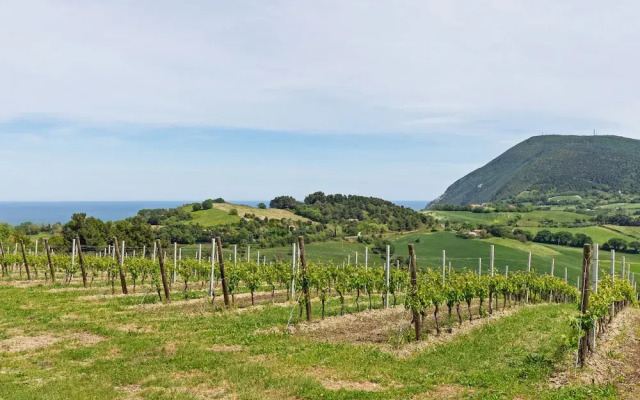 Traditional Villa in Varano With Private Garden