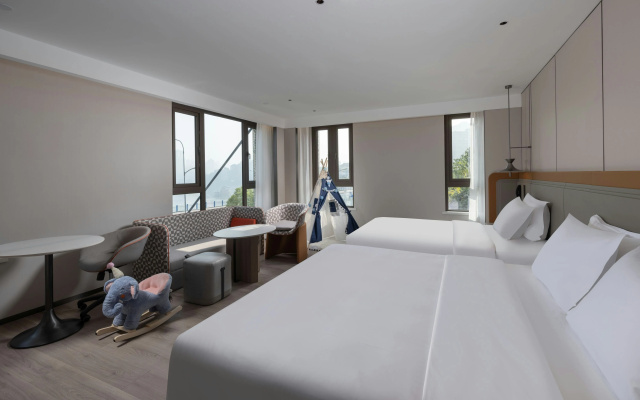 Holiday Inn Express CHONGQING CIQIKOU ANCIENT TOWN by IHG – Guest Rooms – Chongqing