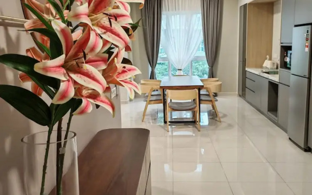 Mountain & Lake Views' Suite Cycas