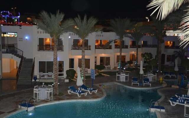 Magic Stay at Le Mirage Hotel