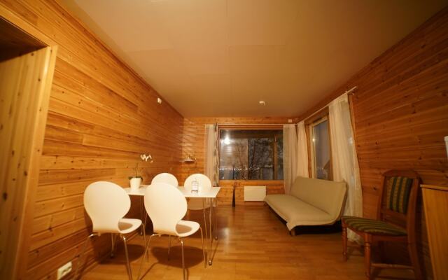 Arctic Rooms Aurora
