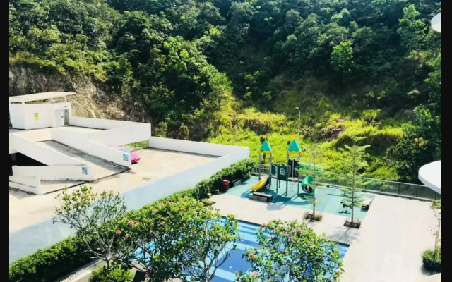 Sky Bungalow Green Beverly Hills