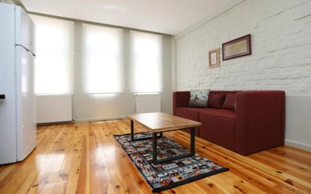 Flat With Balcony and Shared Terrace in Beyoglu