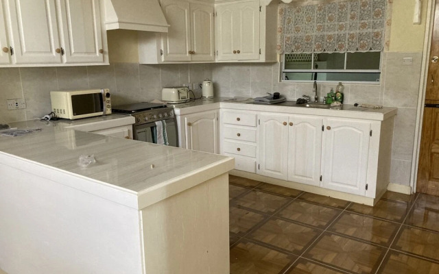 Stunning 2-bed Apartment in Grand Roy, Grenada