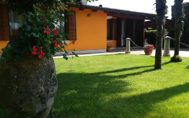 La Brigata Apartments Orange House