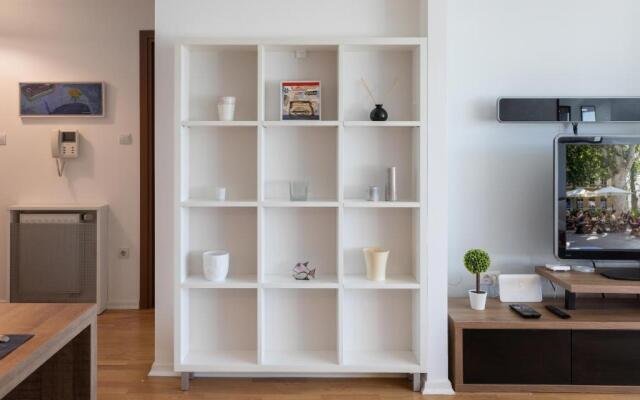 Spacious Apartment in Radnička Business Zone - FREE PARKING