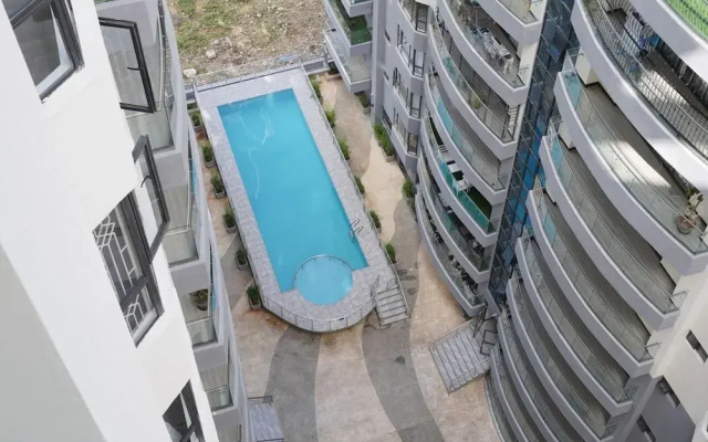 Lux Suites Platinum Oak Residency