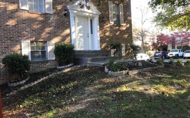 Room in House - Modern Executive Master Bedroom