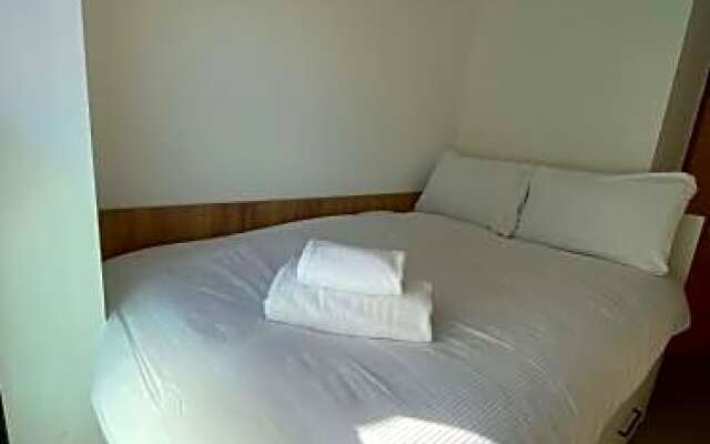Regency Hall Smart Cheltenham Ensuite Rooms e